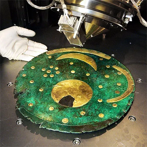 Revelando el secreto sobre la edad del disco celeste de Nebra, que describe el universo más antiguo
