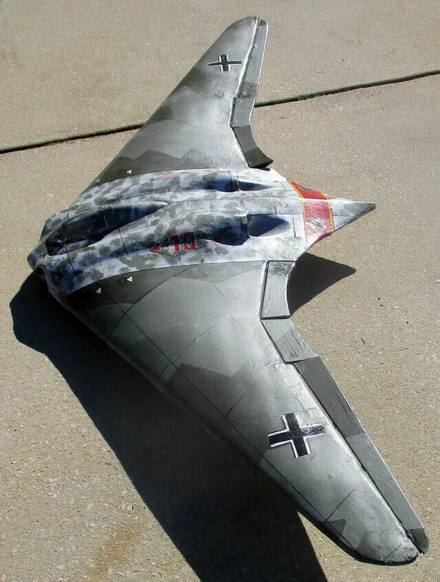 El avión de tecnología extraterrestre que poseía Alemania en 1945 - The Daily Worlds