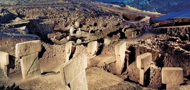 Recientemente se encontraron ruinas megalíticas de 130.000 años de antigüedad en Turquía. ¿Quién las construyó? ¿Los pueblos primitivos?