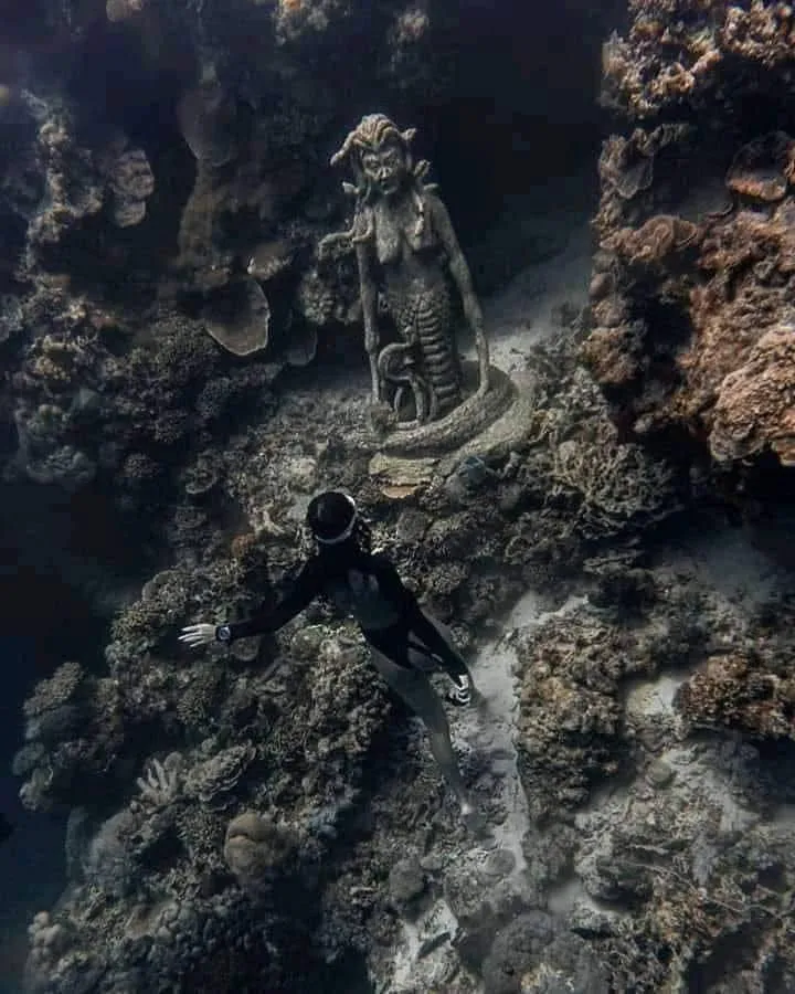 Estatua de Medusa escondida en el mar Mediterráneo durante 2500 años - Lugares Abandonados