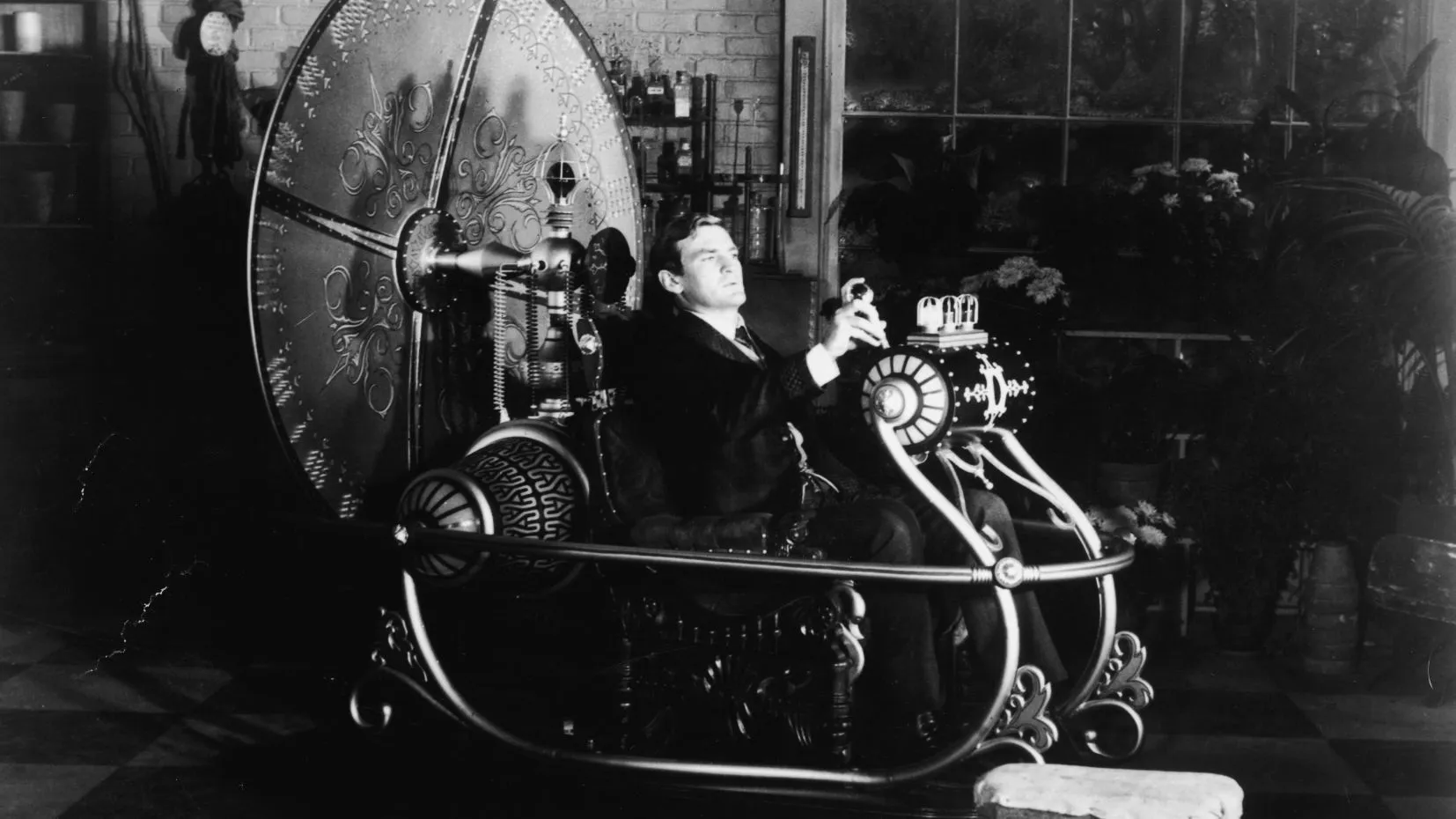 Astrophysicist Ron Mallet Claims To Know How To Build A Time Machine!