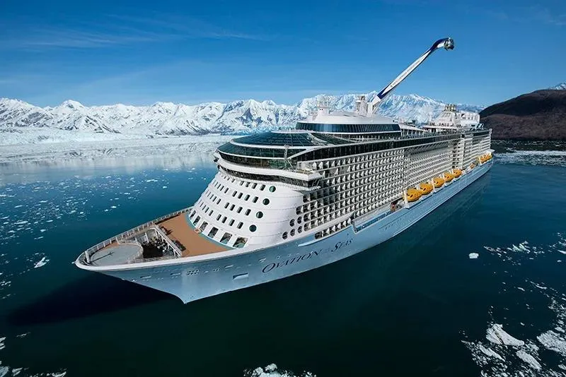 A cruise ship that disappeared in 2000 was found frozen among icebergs in a chilling discovery! - Luxury Blog