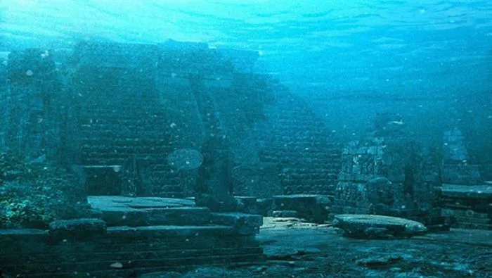 Breaking news: Two gigantic underwater glass pyramids discovered in the heart of the Bermuda Triangle!