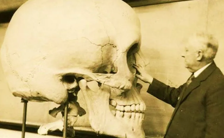 Skeletons of Giants and Mysterious Swimmers in Lake Issik Kul: Supernatural Discoveries in the USSR!