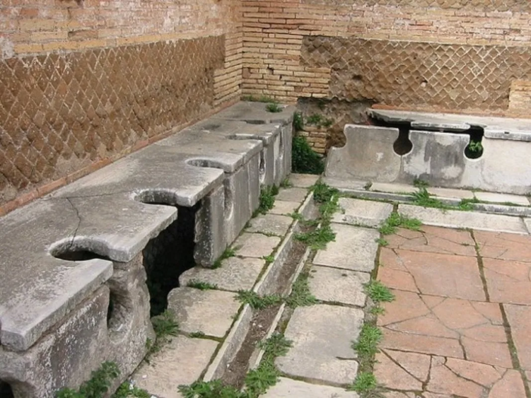 Historia de las letrinas públicas en la antigua Roma