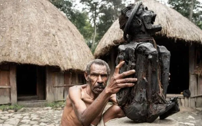 Shocking Discovery: Chief Reveals Preserved Body of 250-Year-Old Ancestor in Papua—A Shocking Window into Ancient Tribal Heritage!
