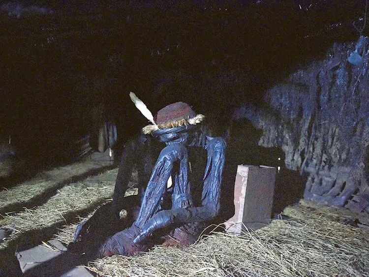 Shocking Discovery: Chief Reveals Preserved Body of 250-Year-Old Ancestor in Papua—A Shocking Window into Ancient Tribal Heritage!