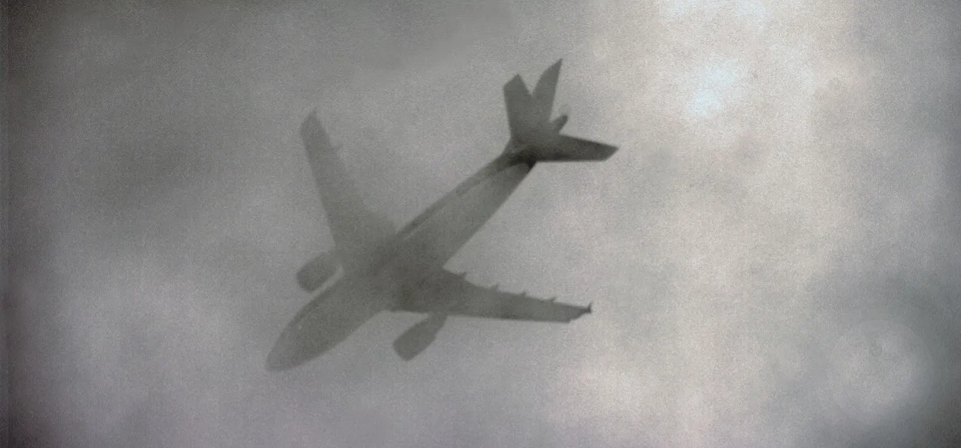 Shocking Revelation: Santiago Flight 513 Disappeared in 1954—Returns in 1989 with Crew and Passengers Turned into Skeletons. What's the Truth?