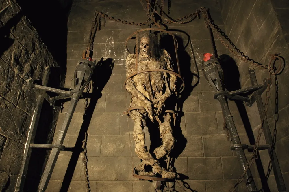 Stunning discovery: archaeologists unearth fully clothed skeleton in Romania