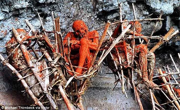 Shocking Discovery: Mummy Found on a Cryptic Throne Unveils Connection to the Spirit Realm