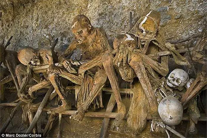 Shocking Discovery: Mummy Found on a Cryptic Throne Unveils Connection to the Spirit Realm