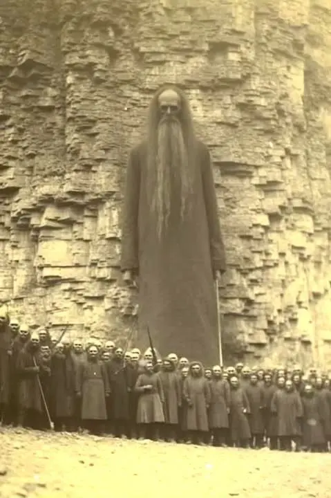 Breaking News: Shocking Mystery of Giants – 5-Meter-Tall Beings Roaming the Streets of Russia