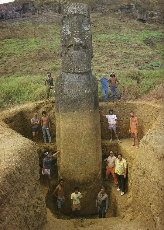 Unearthed Giants: The Hidden Secrets of Easter Island, Göbekli Tepe, and the Ancient Cataclysms