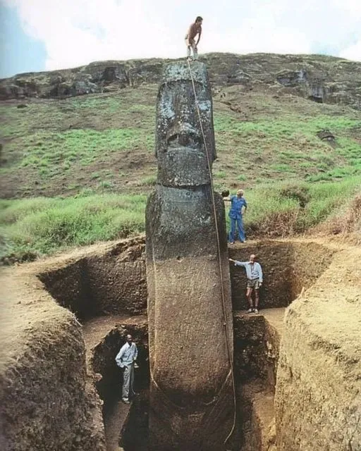 Unearthed Giants: The Hidden Secrets of Easter Island, Göbekli Tepe, and the Ancient Cataclysms