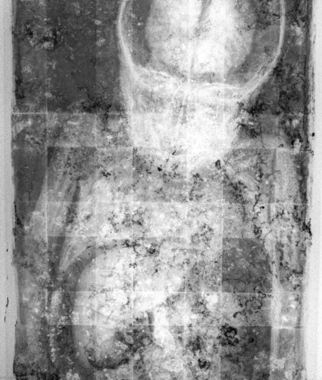 The girl from the 1920s who defies time in the enigmatic catacombs of Palermo.