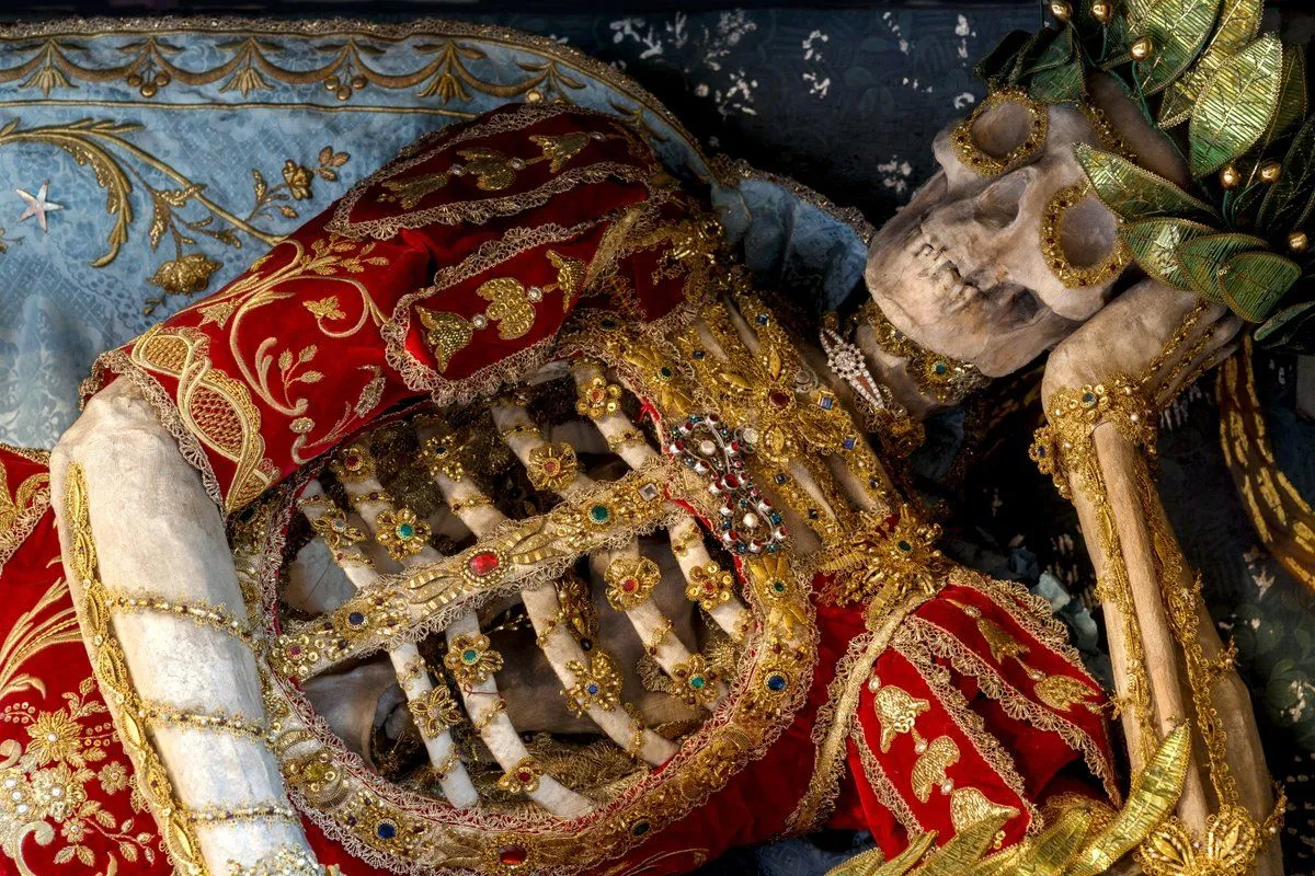 Revealing the majesty of Saint Konstantious: The luxurious discovery of skeletal remains in Rorschach, Switzerland.