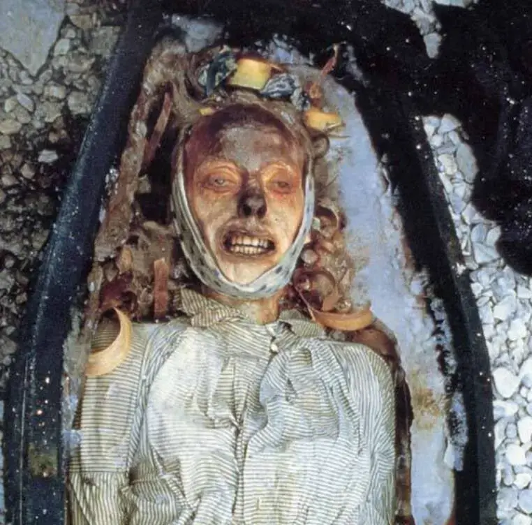 The Most Scandalously Preserved Mummy Ever Found: Unearthed at Franklin Execution Site in 1845, Revealing Chilling Secrets of the Past.