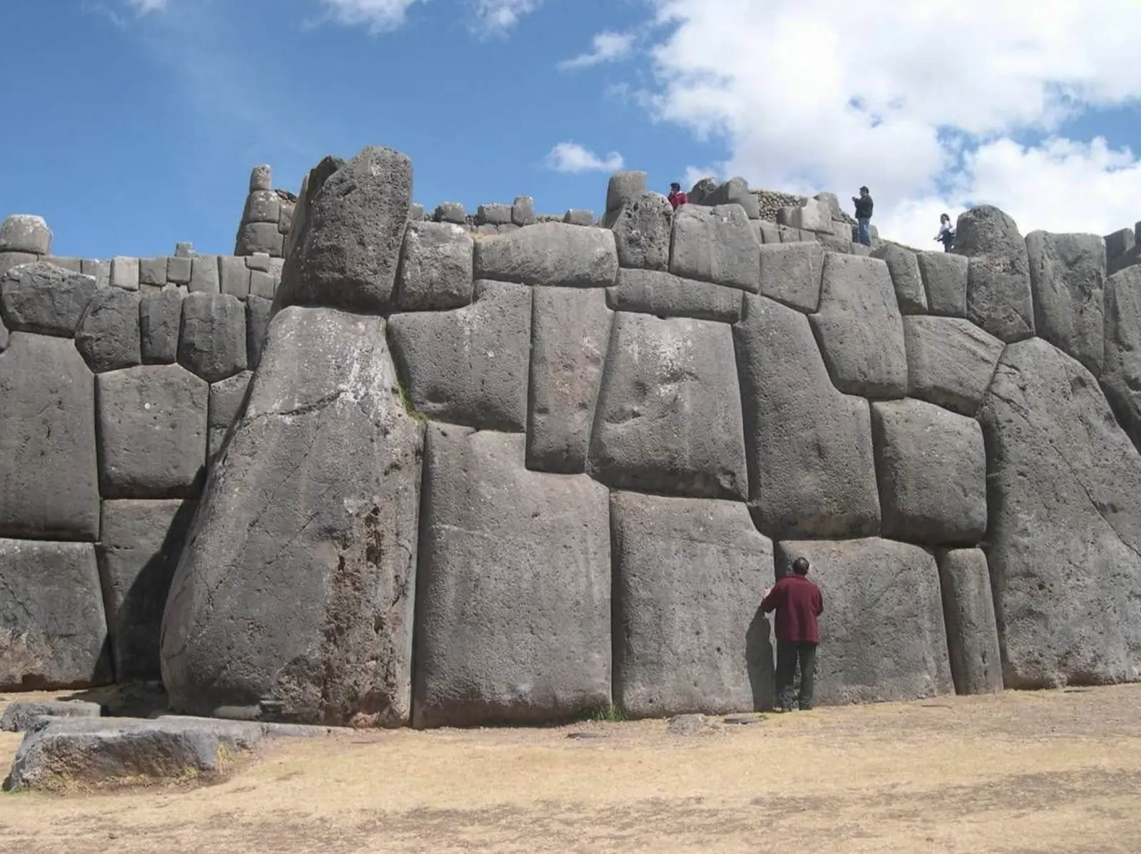 Is it possible that ancient Peruvians knew how to melt stone blocks?