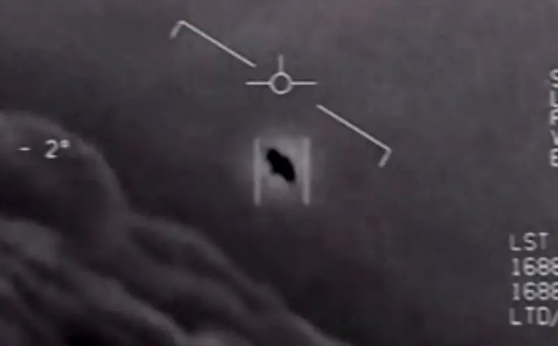 UFO shot down in 1930 reveals strange “passengers” emerging from flying saucers