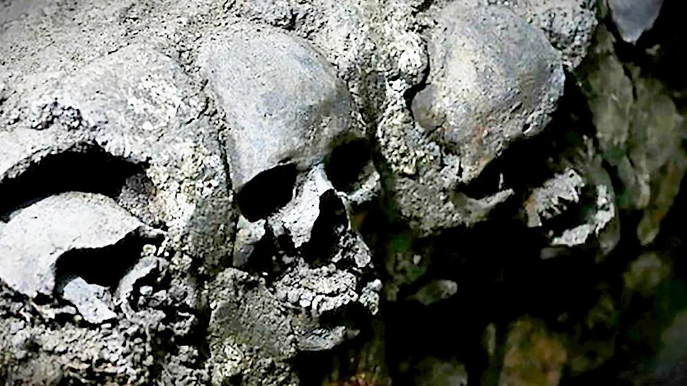 Macabre Ritual Revealed: 500-Year-Old Aztec Skull with Embedded Bone Fragment Discovered in Mexico