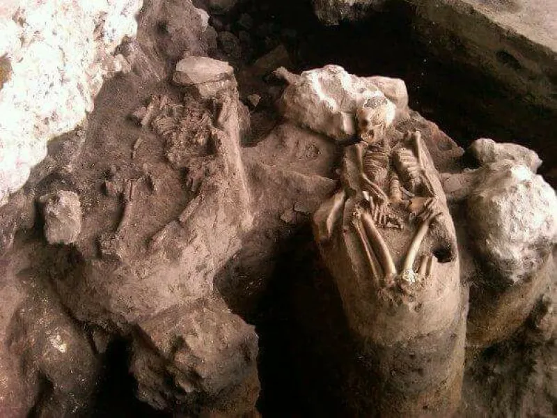 An Eternal Bond: Deciphering the Story of Six Women Buried with Their Husbands for 1,500 Years