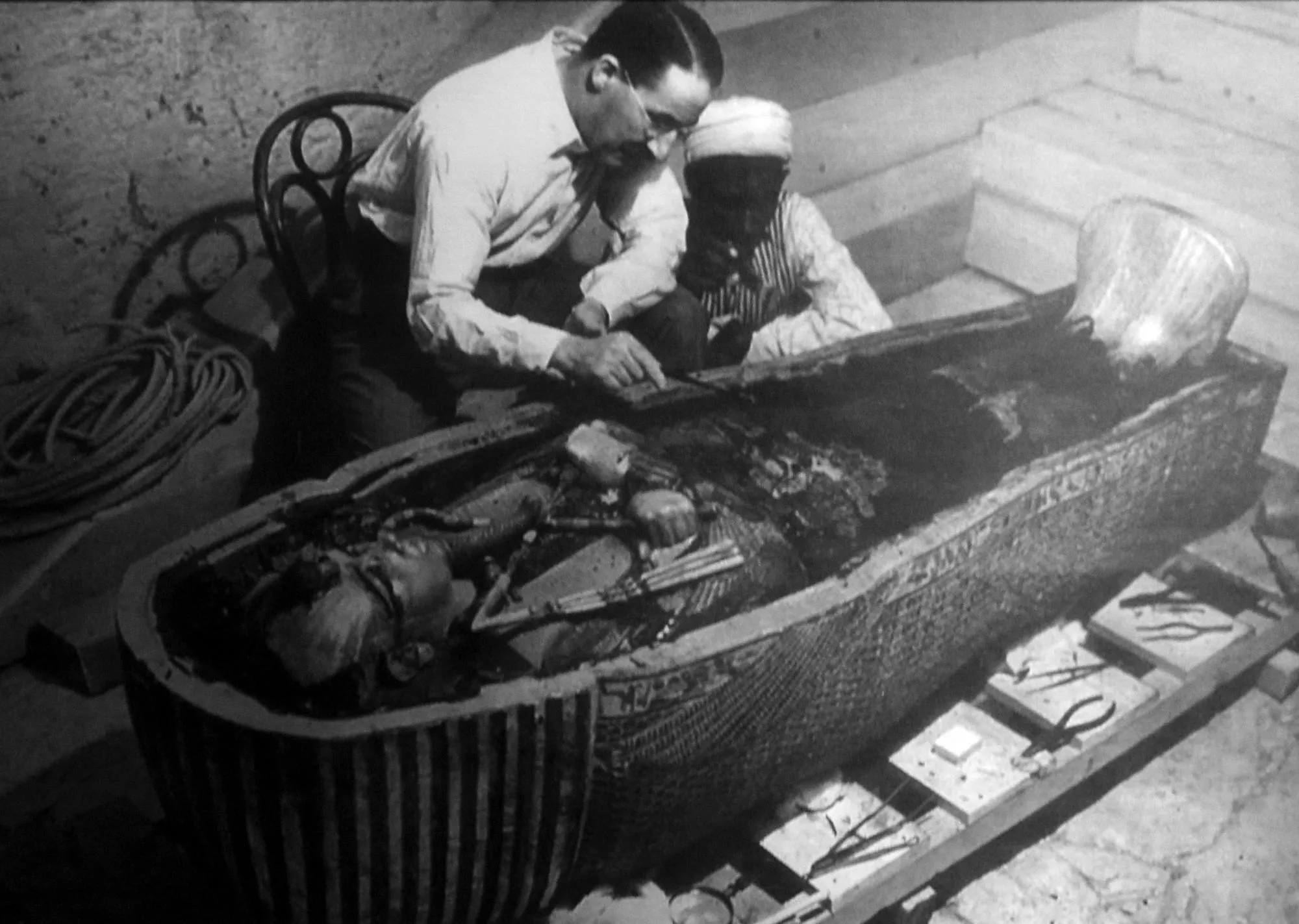 The Mystery of Nefertiti: The Search for Her Tomb and the KV21B Mummy