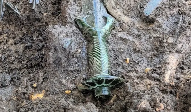 3,000-year-old sword unearthed in Germany in perfect condition