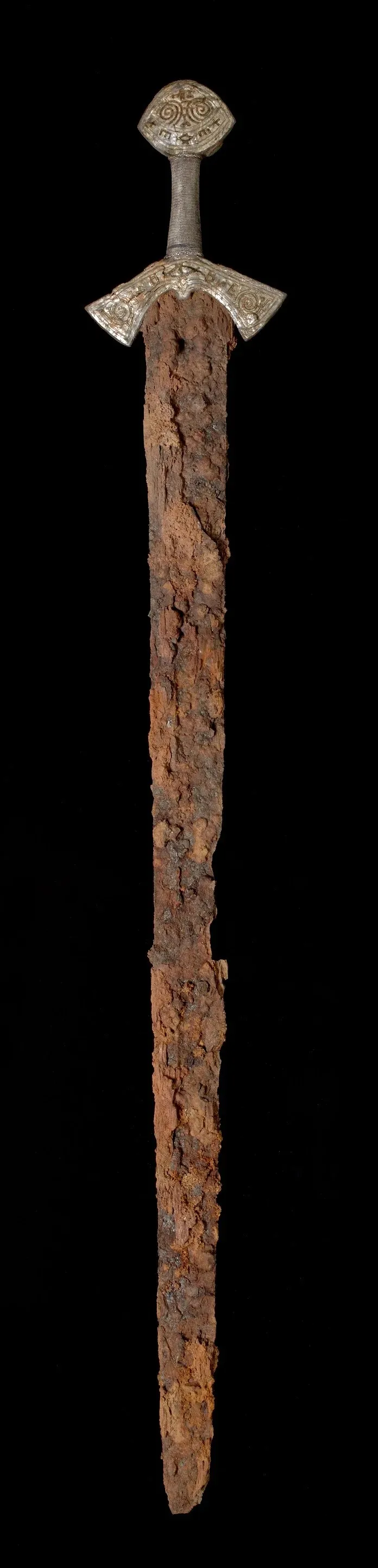 Breaking News: Archaeologists discover the king's legendary sword, which is said to have defeated a race of giants