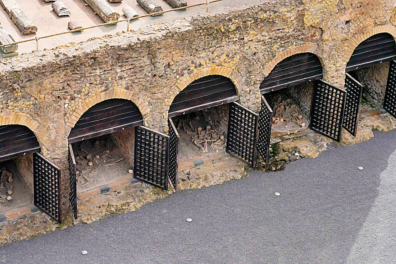 HORROR: “History of the excavations in Herculaneum” Discovery of tens of millions of “skeletons” of Vesuvius on the ancient beach