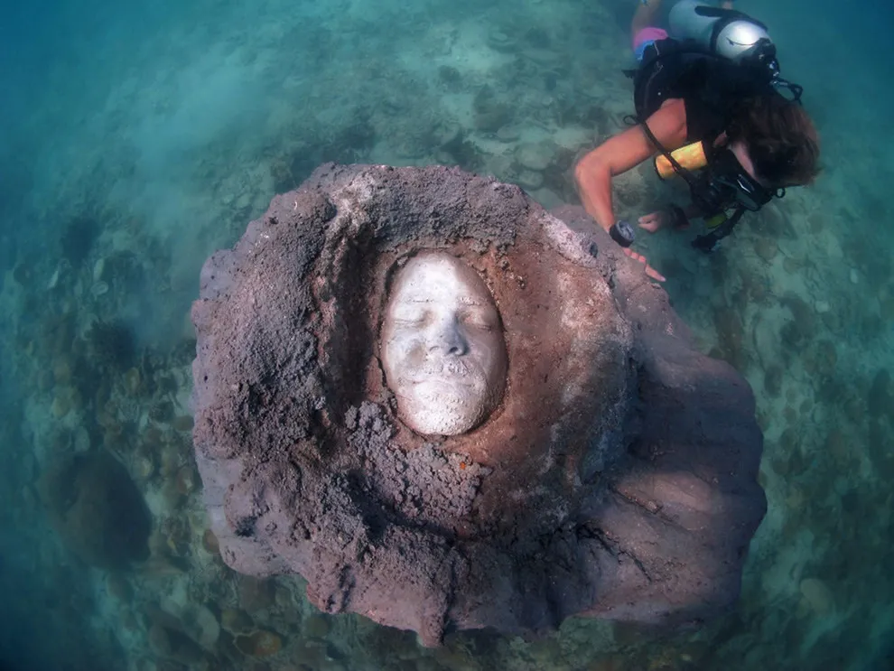 Disturbing: Divers find strange faces sealed at the bottom of the sea in Koh Tao, Thailand