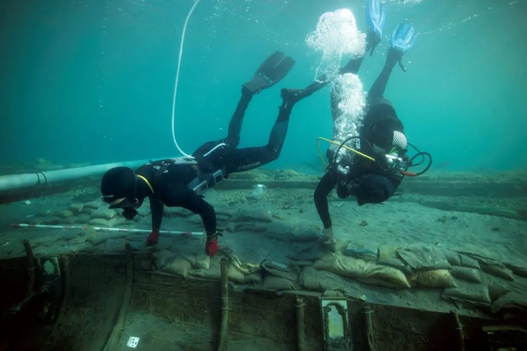 2,500-year-old Phoenician shipwreck being rescued by Spanish archaeologists