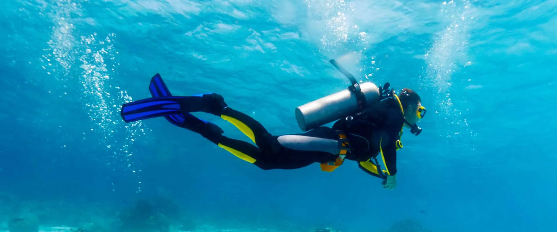 Ancient Diving Gear: 3,000-Year-Old Assyrian Carving Shows Diver Using Inflatable Goat-Skin Bag – The Oldest Record of Diving Ever Found!