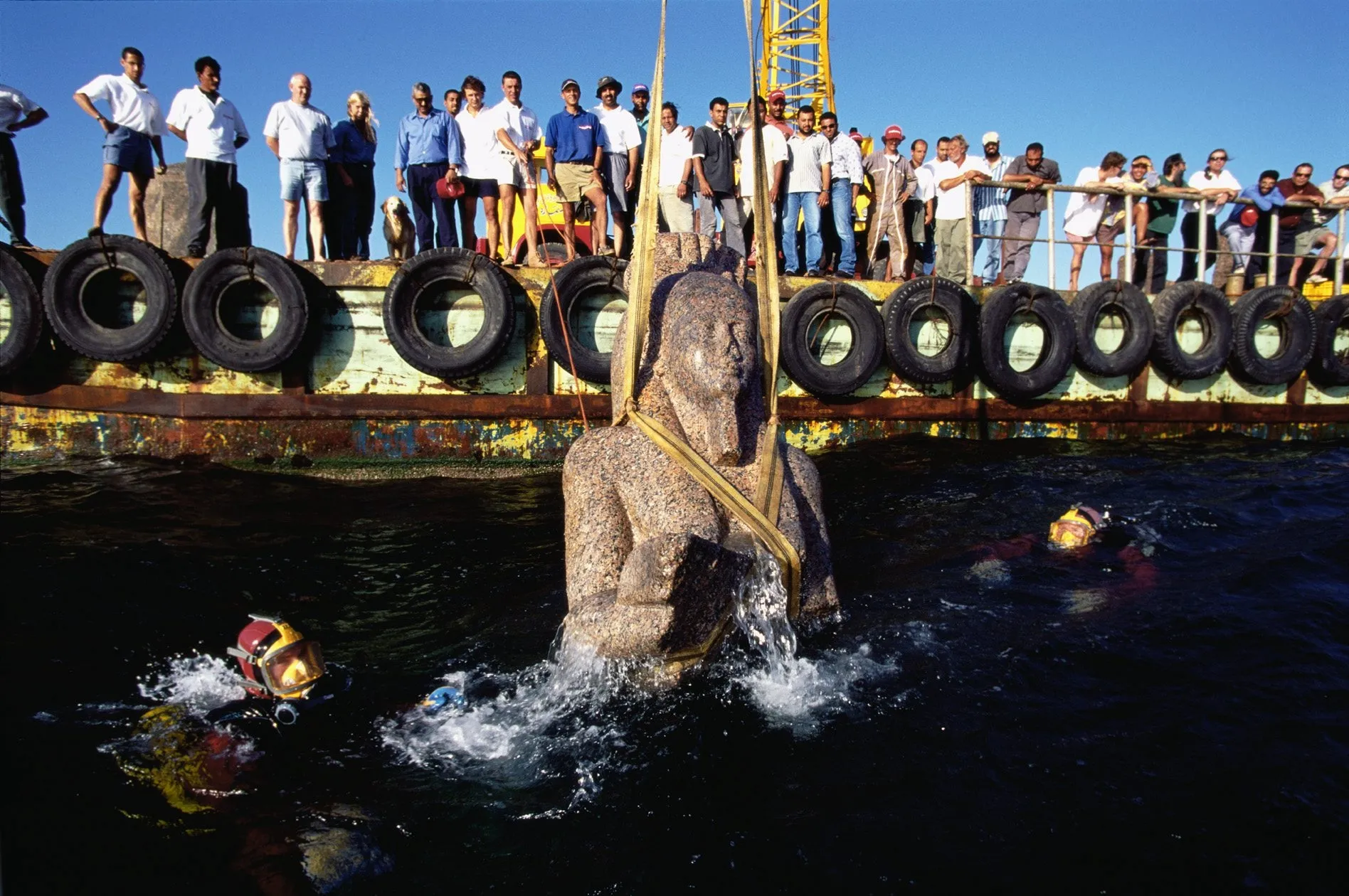 Breaking News: Discovery of Egypt’s “Atlantis”: Temple ruins and a ship full of treasures unearthed after 2,200 years.